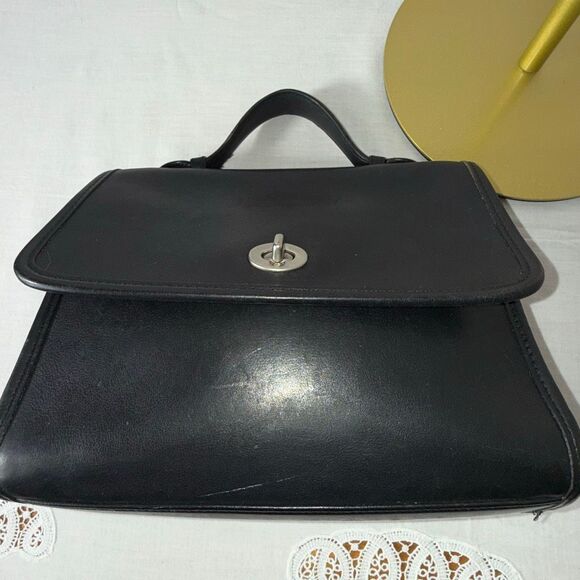 Vintage Coach Black Leather Station Bag 9870 No Strap Made in USA Turnlock Flap - Picture 8 of 15
